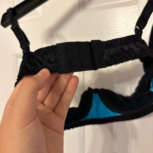 Empire Intimates plunge shelf bra. blue. Size 36. - Picture 4 of 8